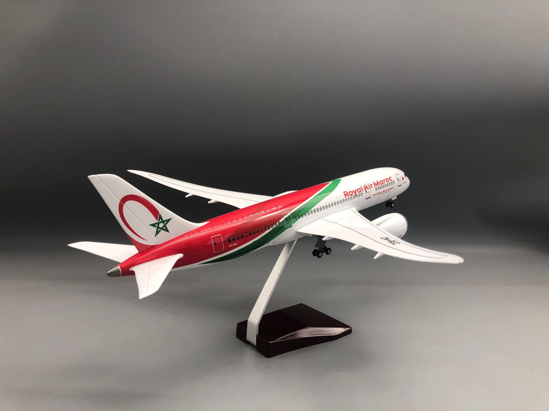 Modellino di Aereo Royal Air M - Home Office Architecture recensione e prezzo