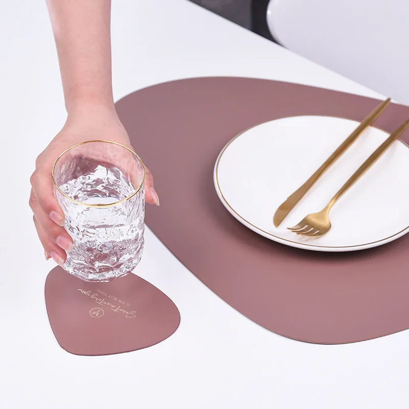 Set di tovagliette e sottobicc - Desk Mat Leather recensione e prezzo