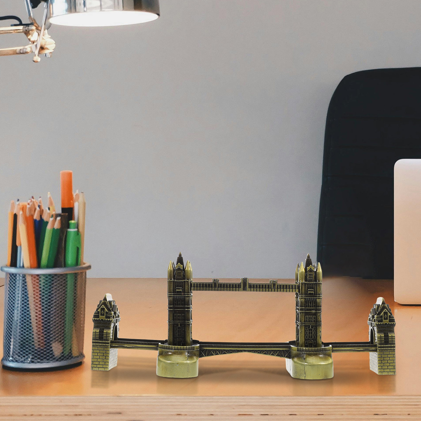 Scultura in Metallo del Tower  - Home Office London recensione e prezzo